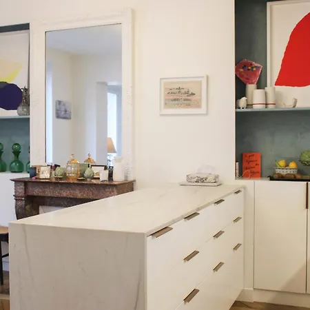 Cozy Haussmanian Flat In The Heart Of Apartment