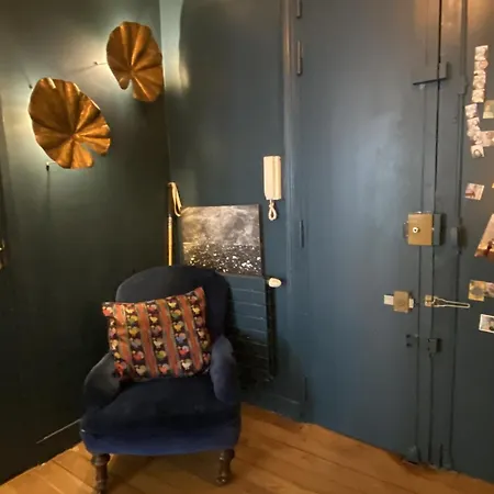 Cozy Haussmanian Flat In The Heart Of Apartment