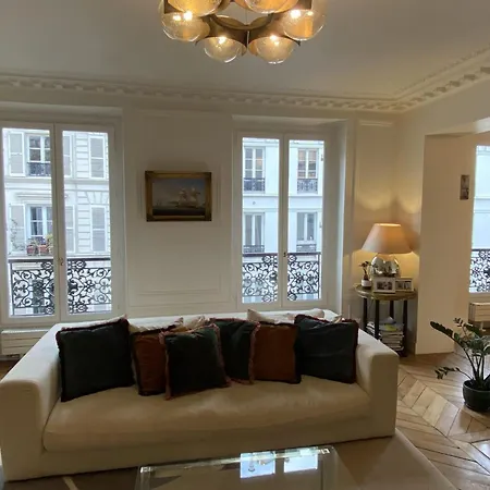 Apartment Cozy Haussmanian Flat In The Heart Of Paris